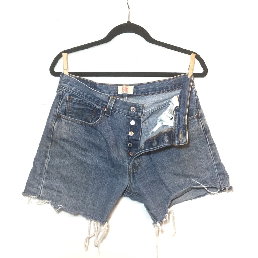 VINTAGE LEVI’S 501 jeans shorts buttonfly 31